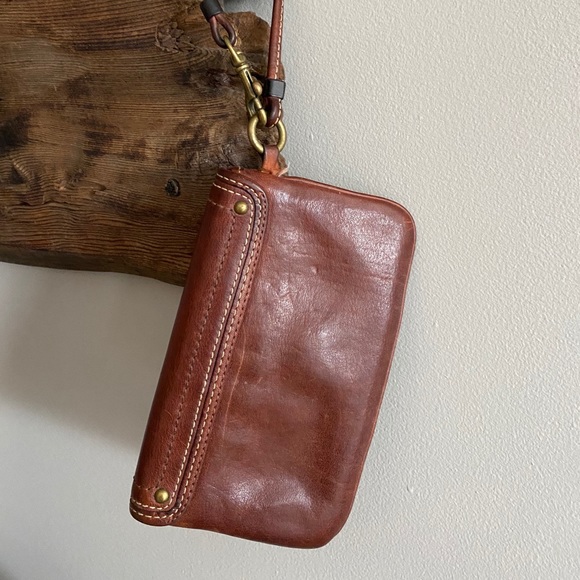 ❌SOLD❌ Coach brown leather wristlet / wallet - Picture 2 of 9